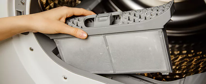 Signs Of A Clogged Dryer Lint Trap in Bartow, Florida